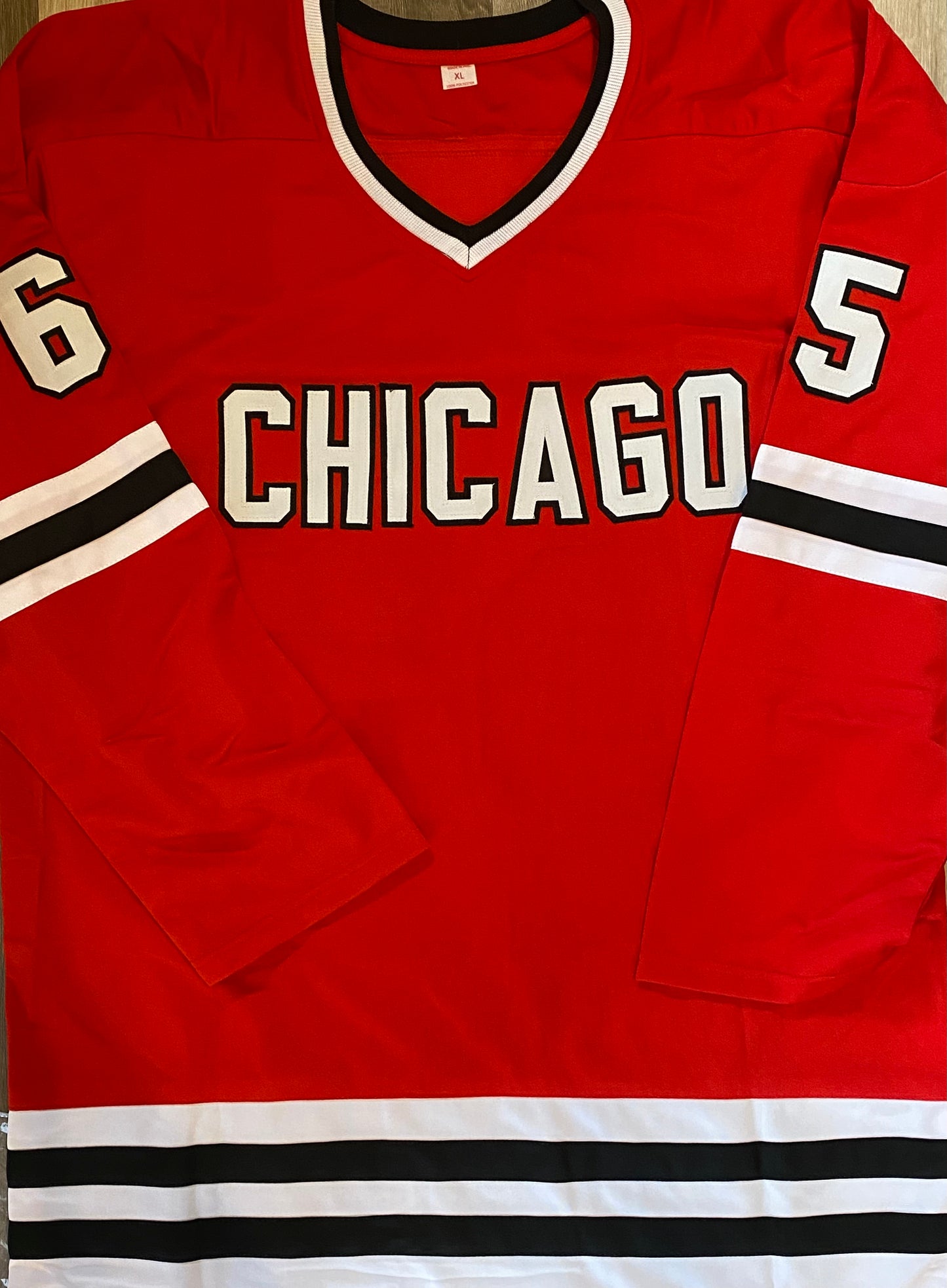 Andrew Shaw signed custom jersey inscribed "2013, 2015 Stanley Cup Champs" (Beckett COA)